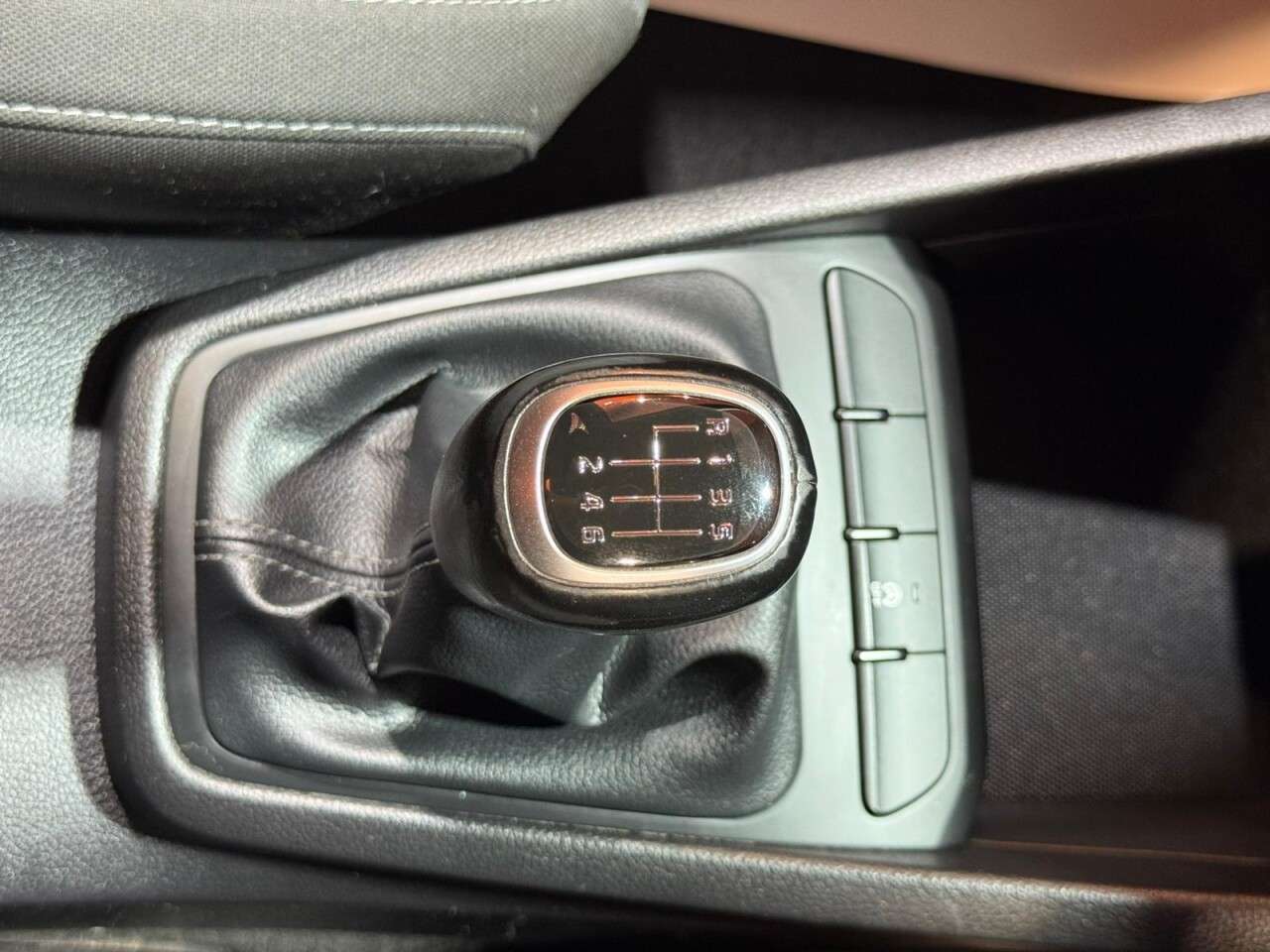 2018 KIA STONIC 2018 KIA STONIC