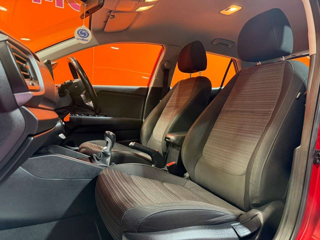 2018 KIA STONIC 2018 KIA STONIC