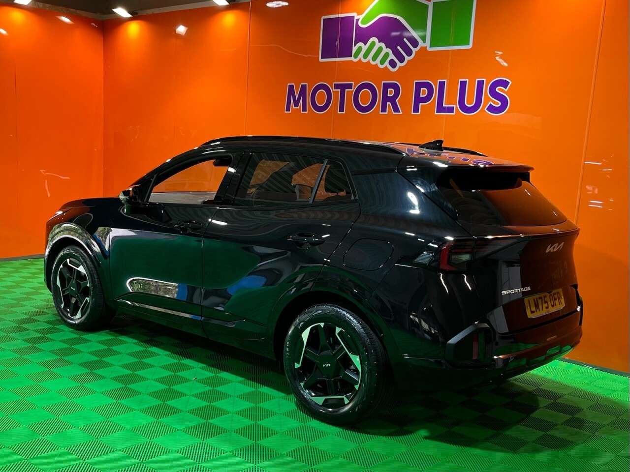 A 2025 KIA SPORTAGE 1.6 T-GDi GT-Line SUV 5dr Petrol DCT Euro 6 (s/s) (147 bhp) Visit Over 400 A 2025 KIA SPORTAGE 1.6 T-GDi GT-Line SUV 5dr Petrol DCT Euro 6 (s/s) (147 bhp) Visit Over 400