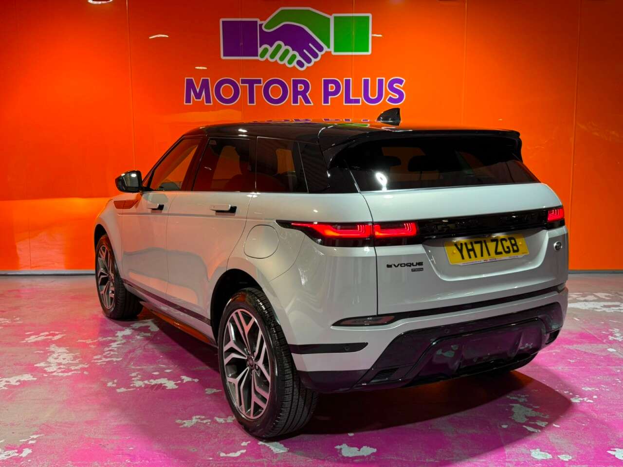 A 2021 LAND ROVER RANGE ROVER EVOQUE 1.5 P300e 12.2kWh R-Dynamic HSE SUV 5dr Petrol Plug-in Hybrid Auto 4WD Euro A 2021 LAND ROVER RANGE ROVER EVOQUE 1.5 P300e 12.2kWh R-Dynamic HSE SUV 5dr Petrol Plug-in Hybrid Auto 4WD Euro