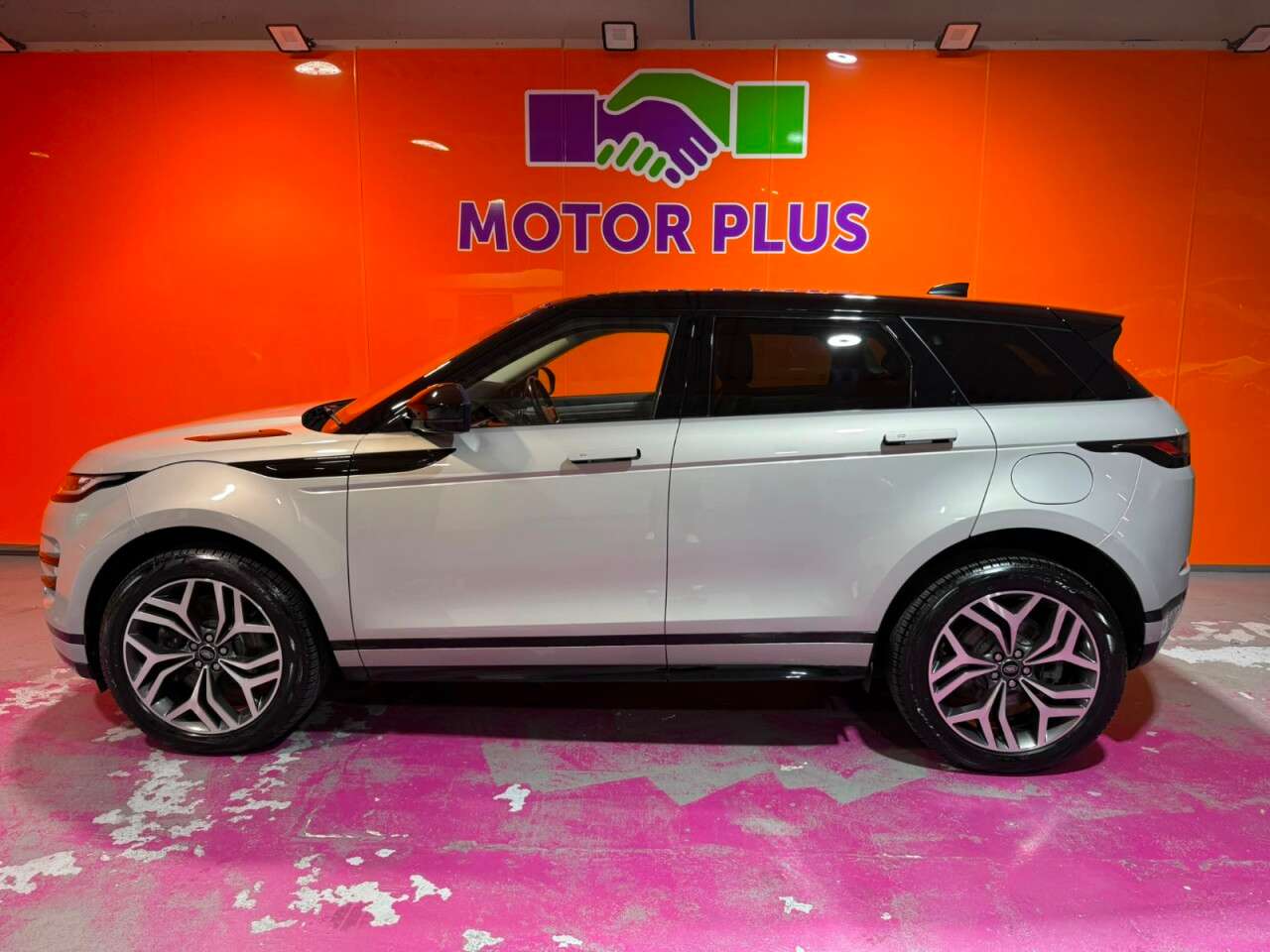 A 2021 LAND ROVER RANGE ROVER EVOQUE 1.5 P300e 12.2kWh R-Dynamic HSE SUV 5dr Petrol Plug-in Hybrid Auto 4WD Euro A 2021 LAND ROVER RANGE ROVER EVOQUE 1.5 P300e 12.2kWh R-Dynamic HSE SUV 5dr Petrol Plug-in Hybrid Auto 4WD Euro