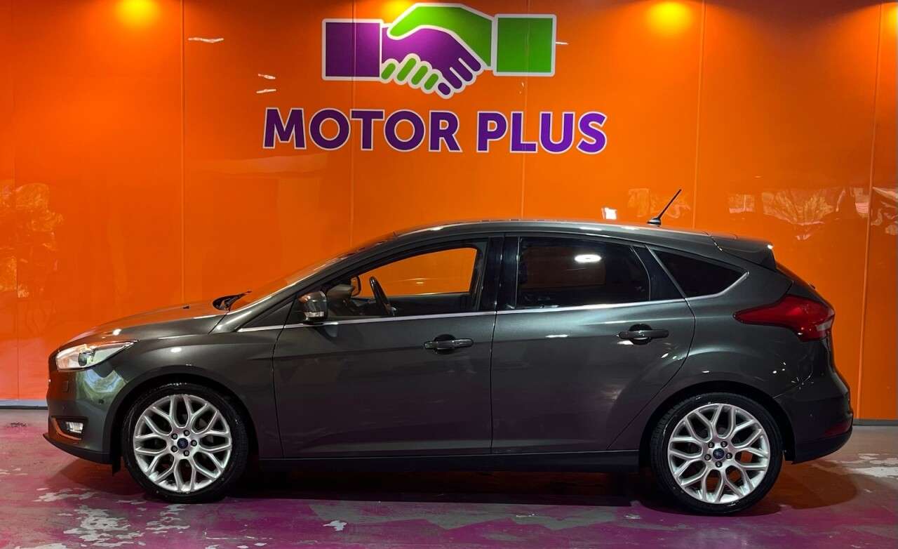 A 2017 FORD FOCUS 1.0T EcoBoost Titanium X Hatchback 5dr Petrol Auto Euro 6 (s/s) (125 ps) Vi A 2017 FORD FOCUS 1.0T EcoBoost Titanium X Hatchback 5dr Petrol Auto Euro 6 (s/s) (125 ps) Vi