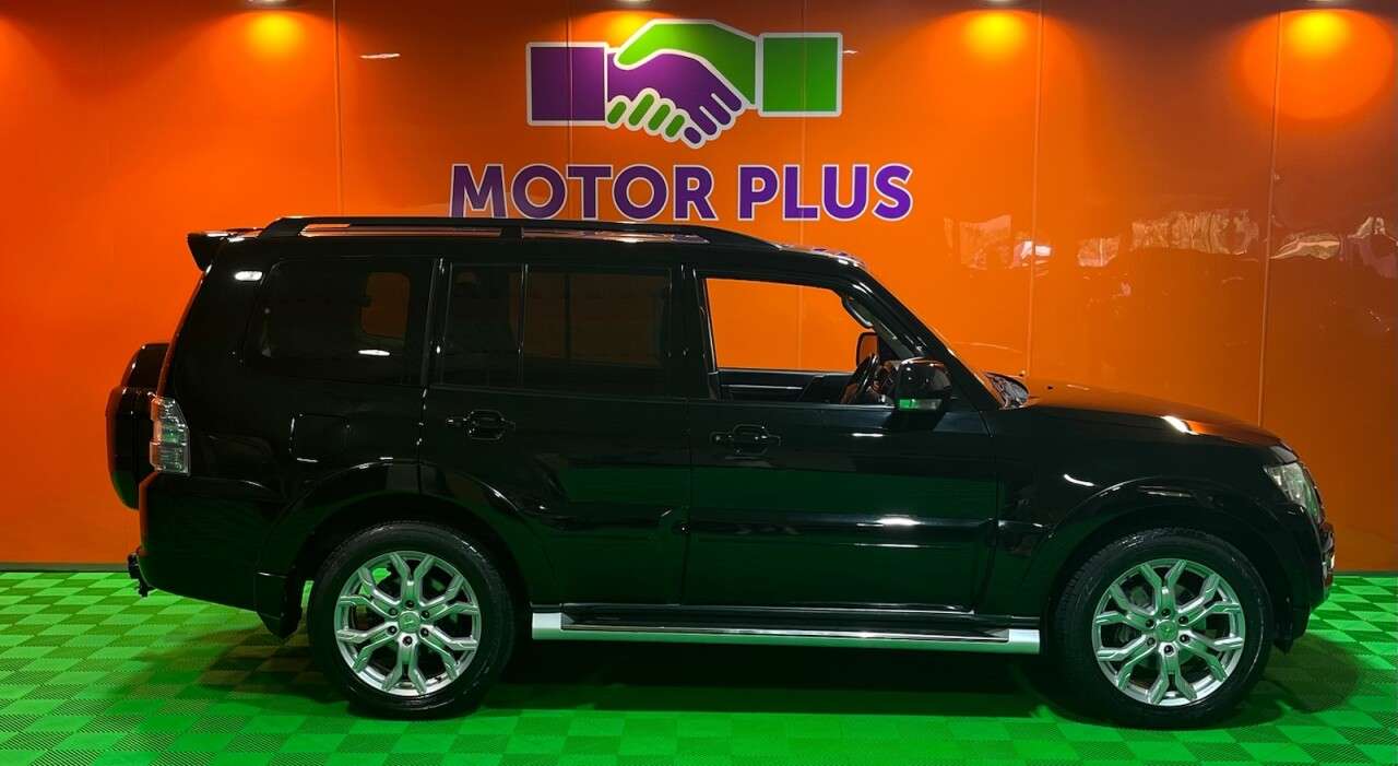 2017 MITSUBISHI SHOGUN 2017 MITSUBISHI SHOGUN