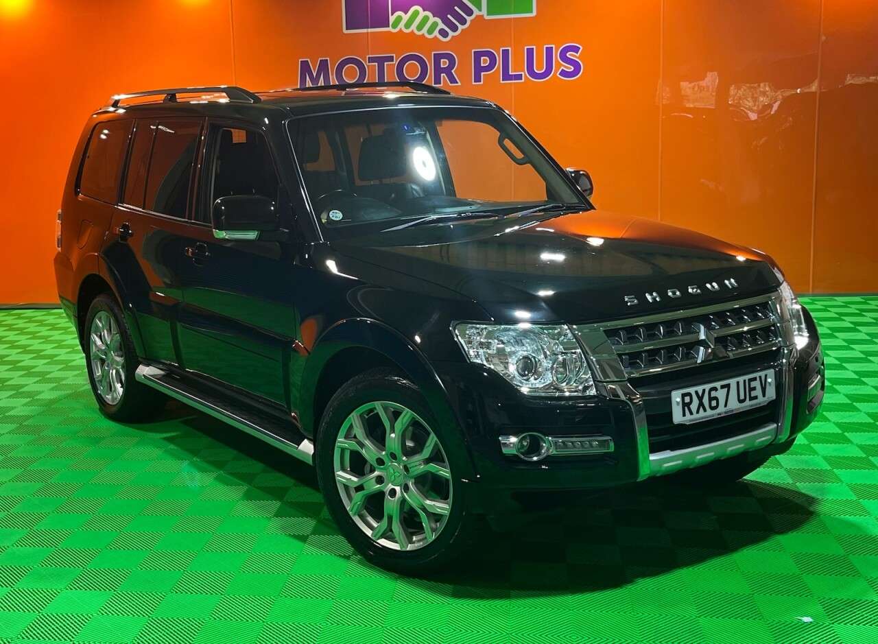 A 2017 MITSUBISHI SHOGUN 3.2 DI-DC SG5 SUV 5dr Diesel Auto 4WD Euro 6 LWB (187 ps) Visit Over 400 Ca A 2017 MITSUBISHI SHOGUN 3.2 DI-DC SG5 SUV 5dr Diesel Auto 4WD Euro 6 LWB (187 ps) Visit Over 400 Ca