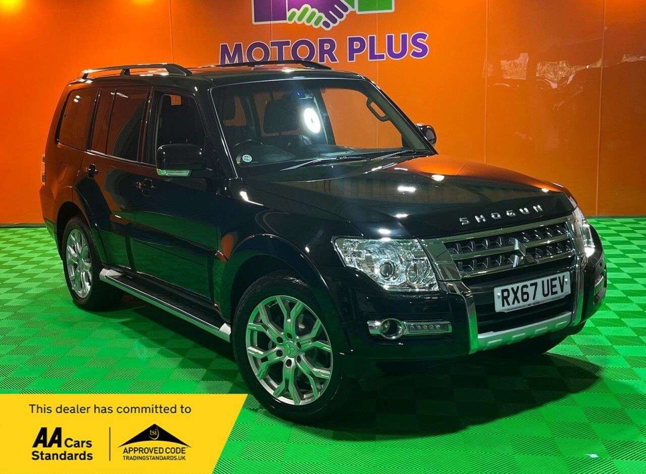 A 2017 MITSUBISHI SHOGUN 3.2 DI-DC SG5 SUV 5dr Diesel Auto 4WD Euro 6 LWB (187 ps) Visit Over 400 Ca A 2017 MITSUBISHI SHOGUN 3.2 DI-DC SG5 SUV 5dr Diesel Auto 4WD Euro 6 LWB (187 ps) Visit Over 400 Ca