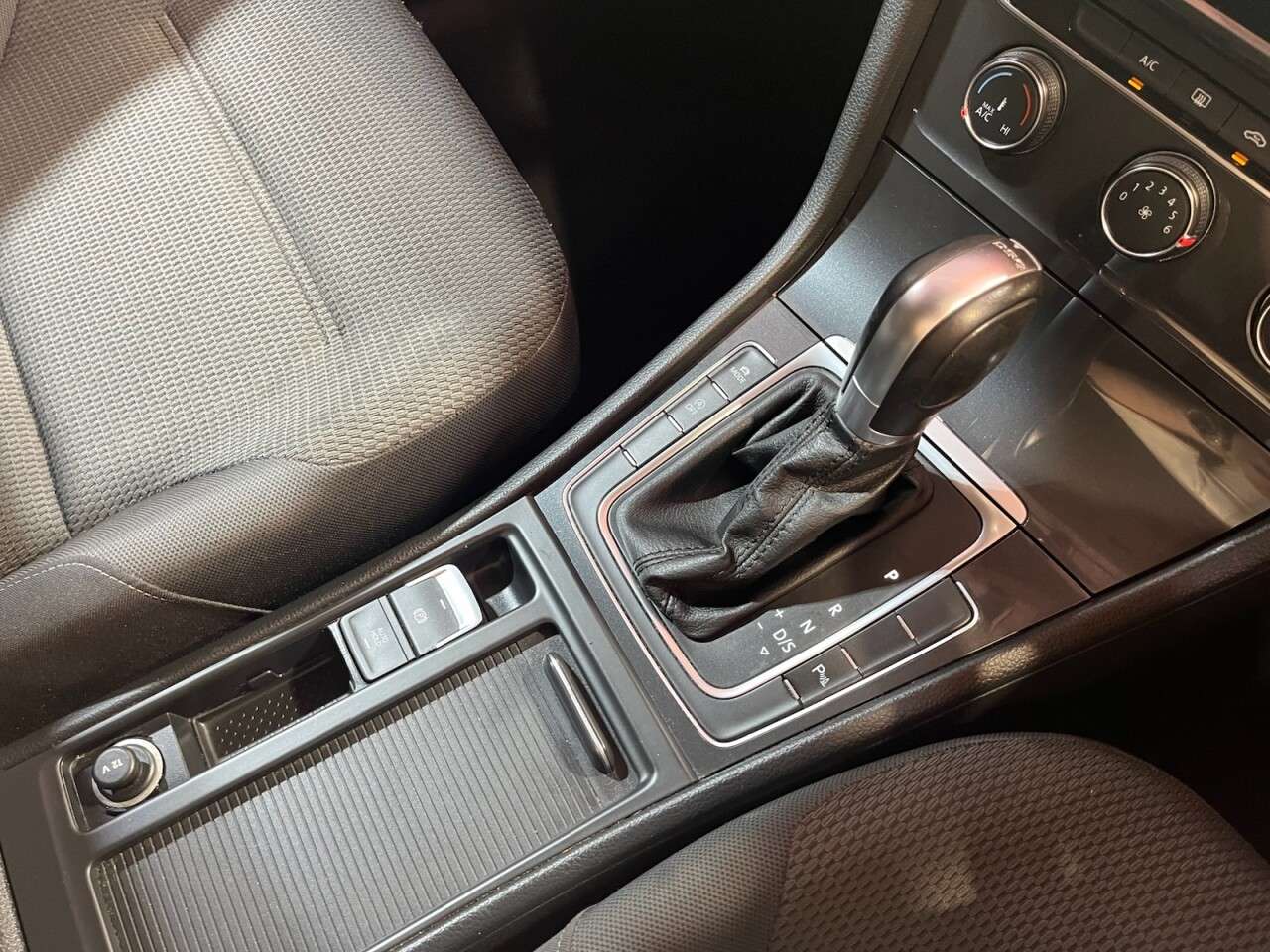 2019 VOLKSWAGEN GOLF 2019 VOLKSWAGEN GOLF