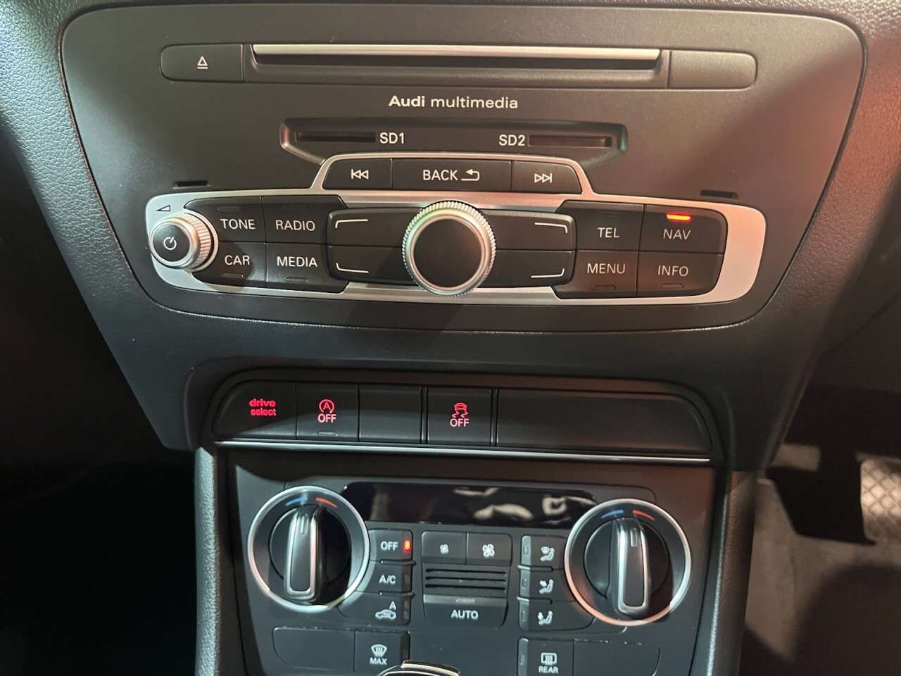 2015 AUDI Q3 2015 AUDI Q3