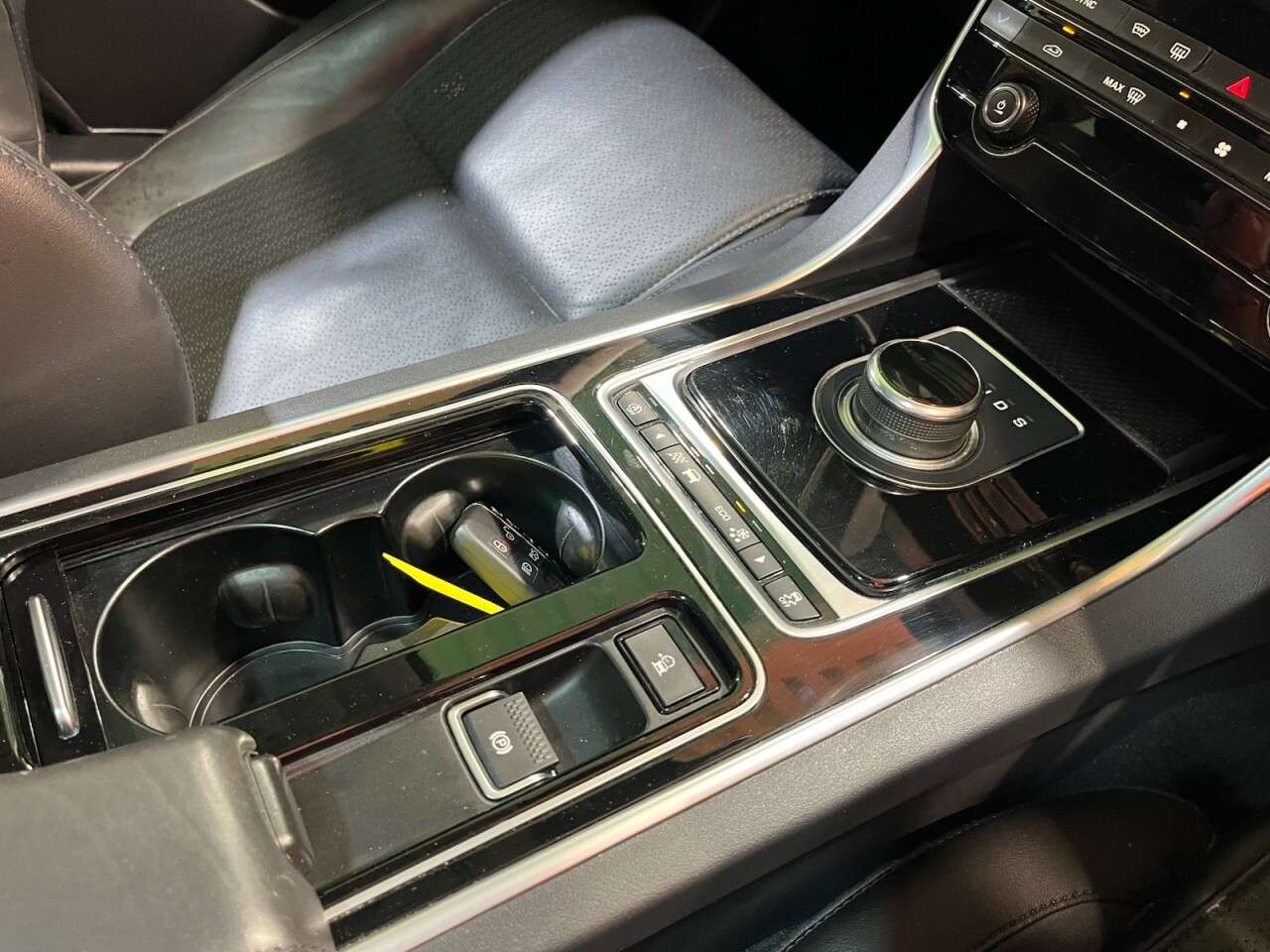 2017 JAGUAR XE 2017 JAGUAR XE
