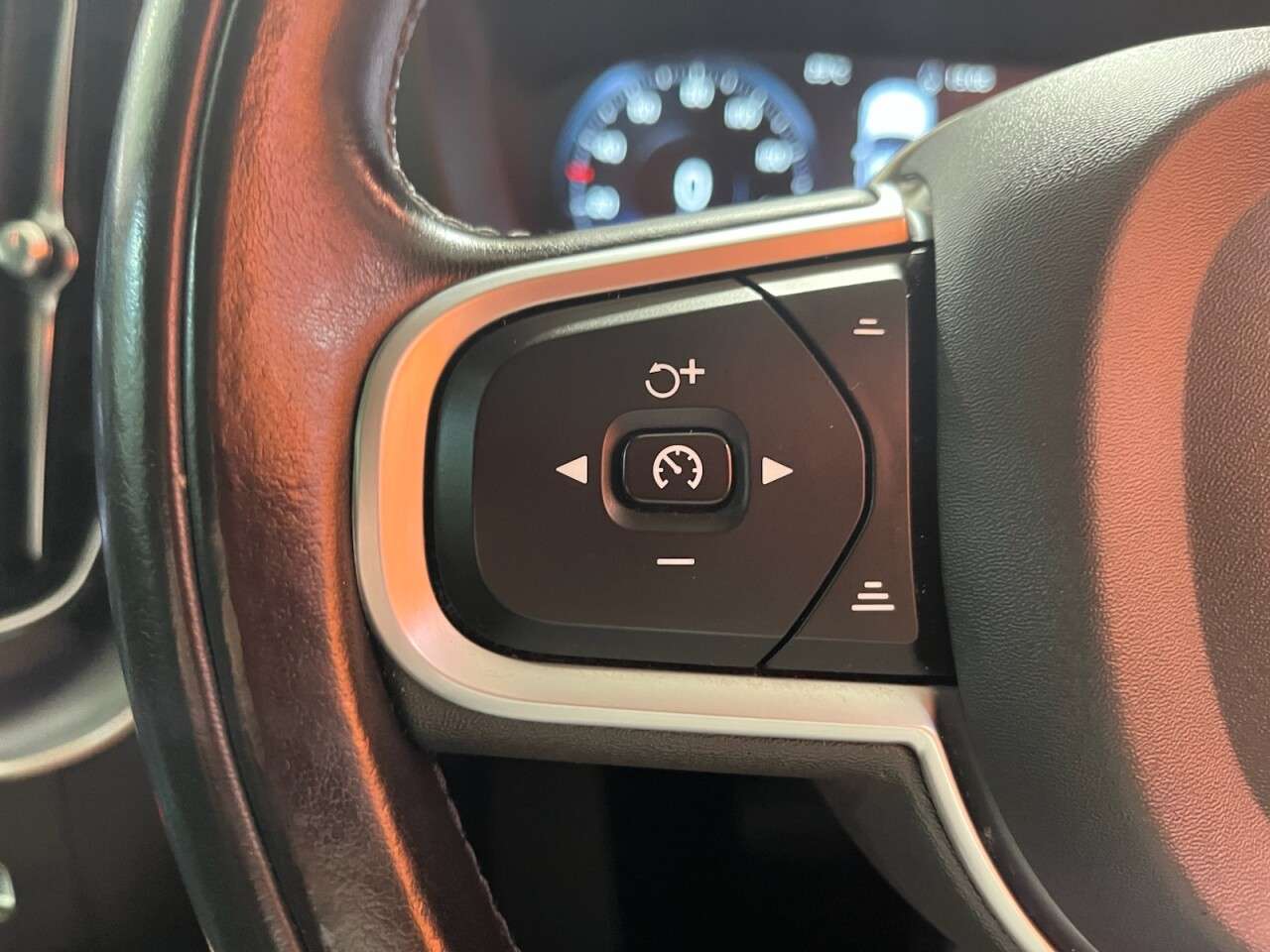 2019 VOLVO XC60 2019 VOLVO XC60