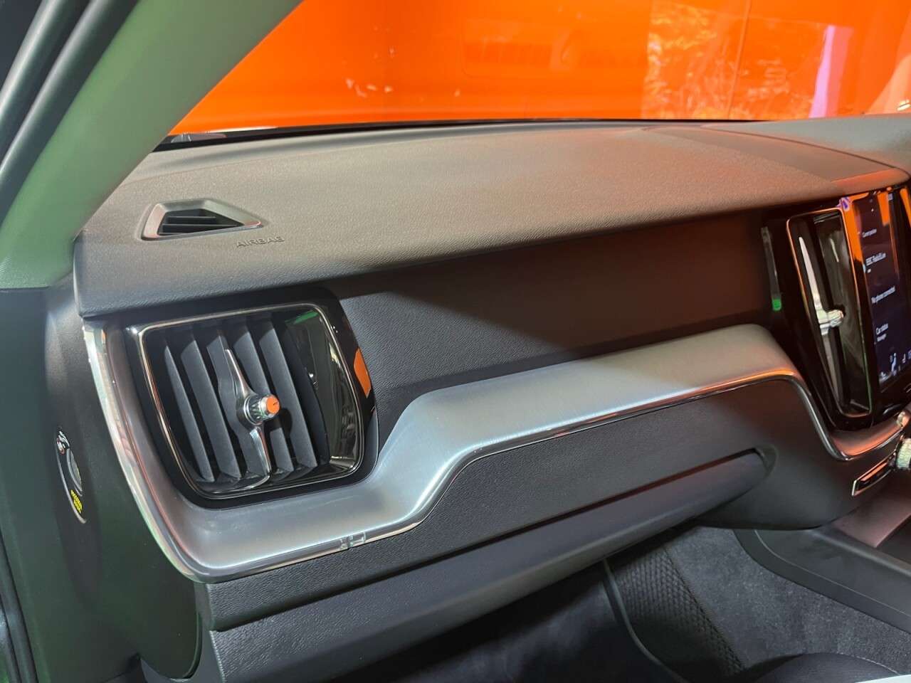 2019 VOLVO XC60 2019 VOLVO XC60