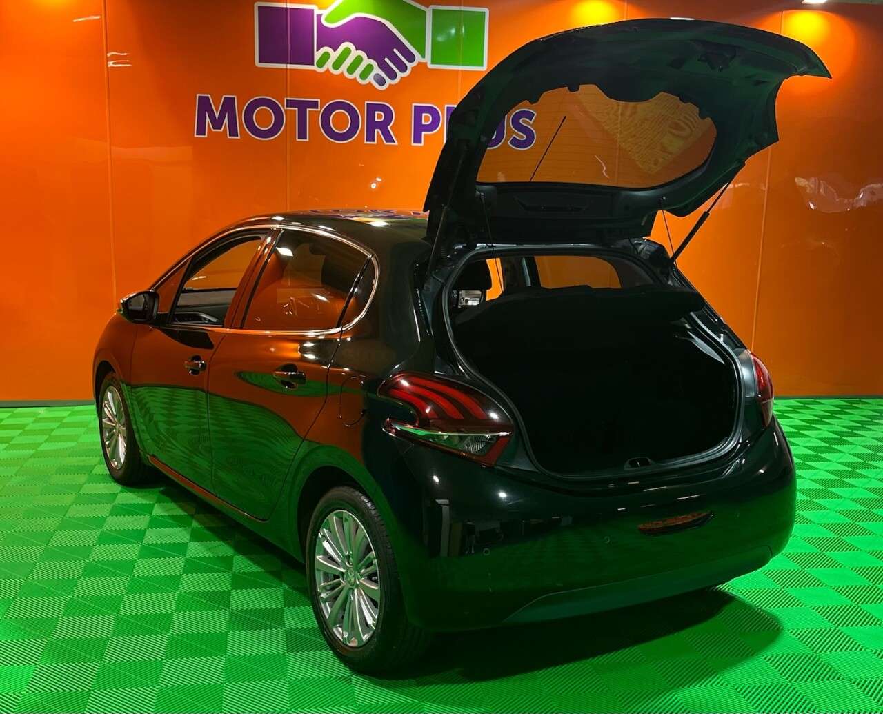 2015 PEUGEOT 208 2015 PEUGEOT 208