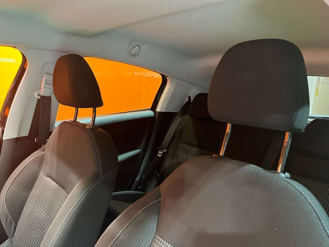 2015 PEUGEOT 208 2015 PEUGEOT 208