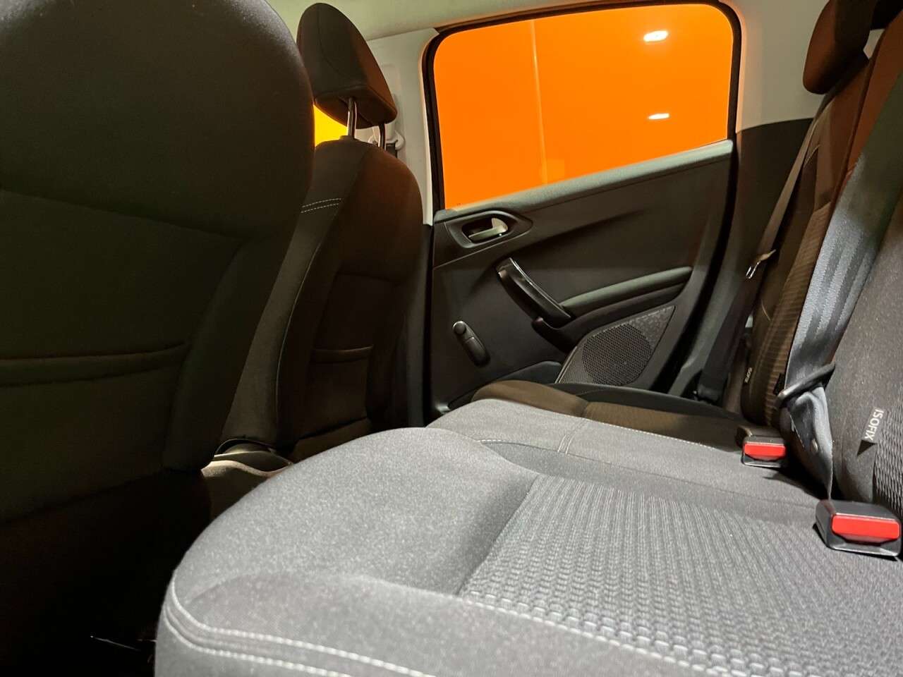 2015 PEUGEOT 208 2015 PEUGEOT 208