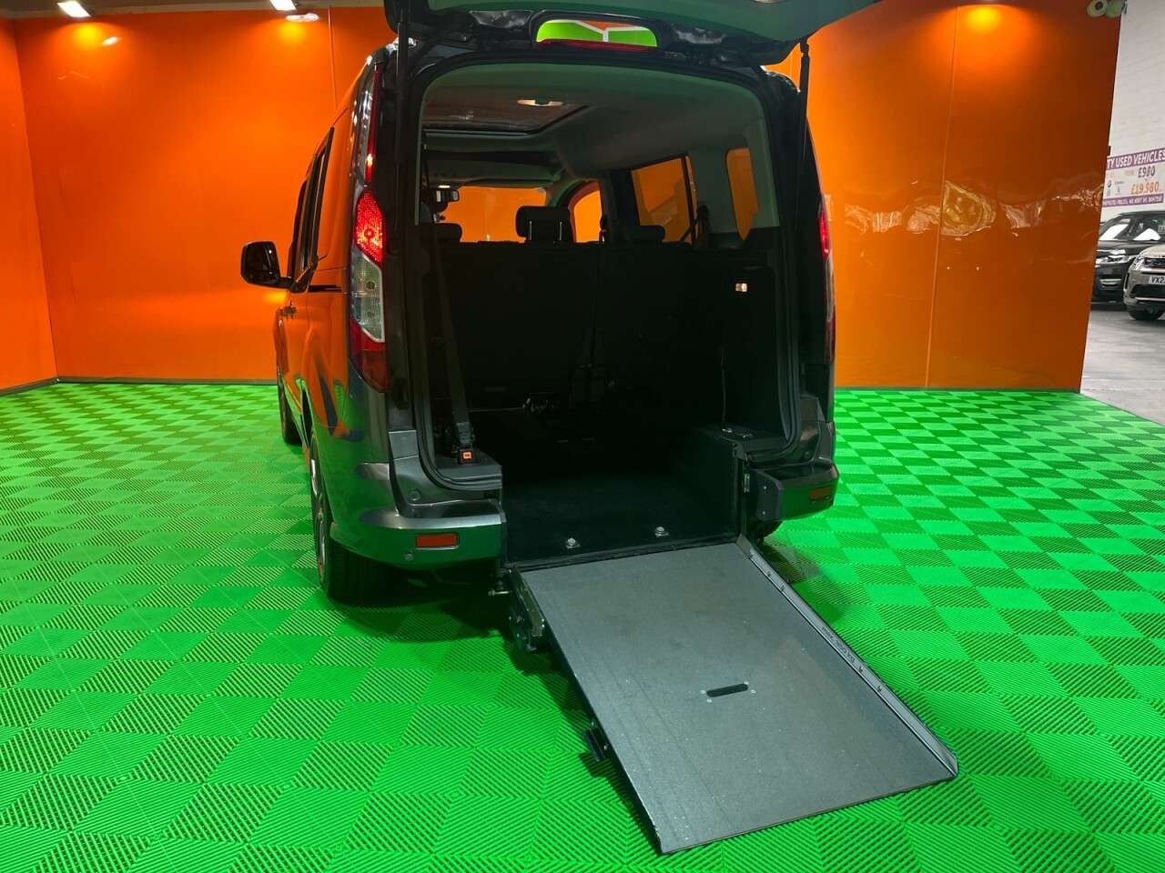 A 2018 FORD TOURNEO CONNECT 1.5 TDCi Titanium MPV 5dr Diesel Powershift Euro 6 (s/s) (120 ps) Visit Ove A 2018 FORD TOURNEO CONNECT 1.5 TDCi Titanium MPV 5dr Diesel Powershift Euro 6 (s/s) (120 ps) Visit Ove