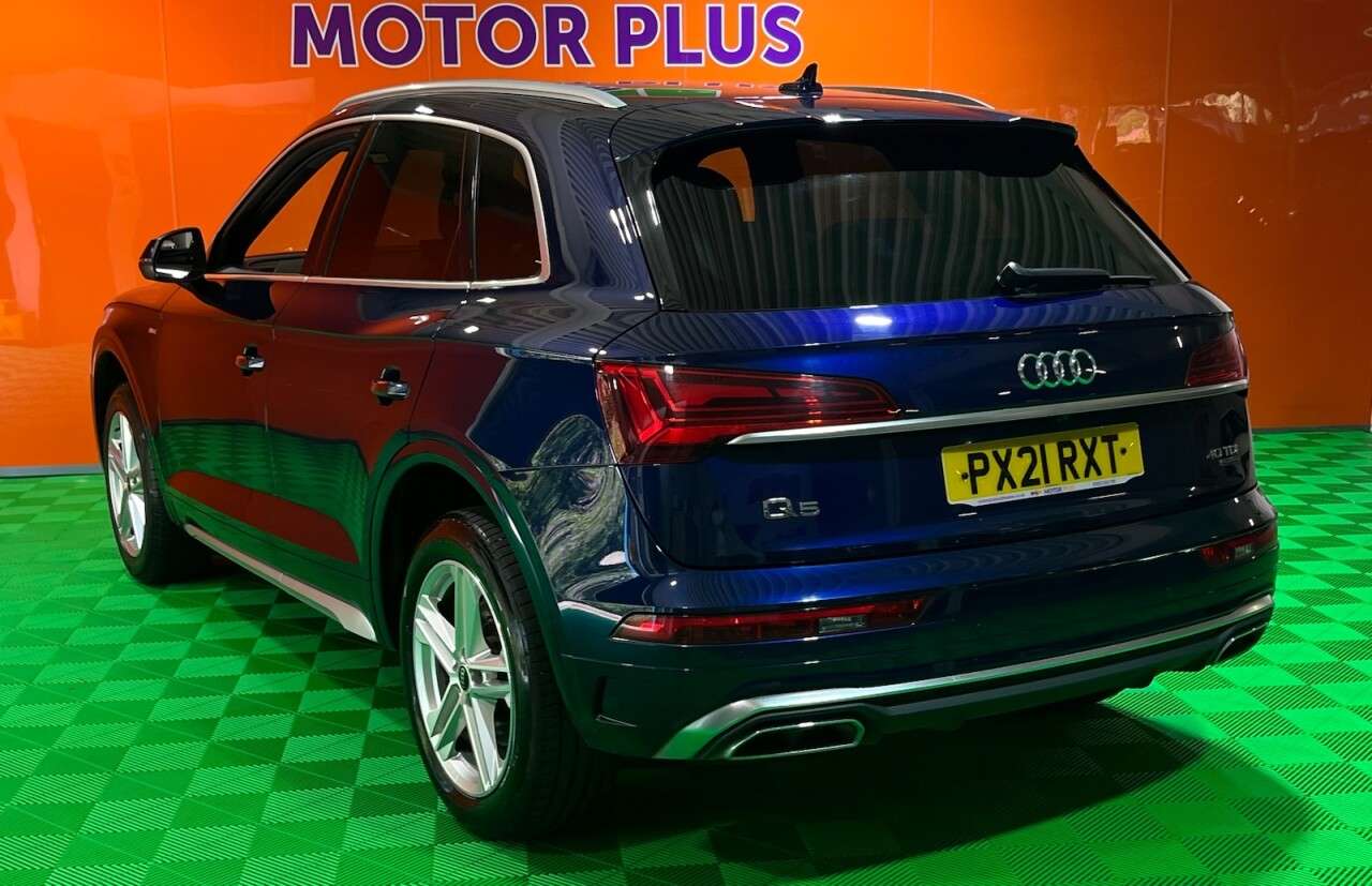 A 2021 AUDI Q5 2.0 TDI 40 S line SUV 5dr Diesel S Tronic quattro Euro 6 (s/s) (204 ps) Vis A 2021 AUDI Q5 2.0 TDI 40 S line SUV 5dr Diesel S Tronic quattro Euro 6 (s/s) (204 ps) Vis