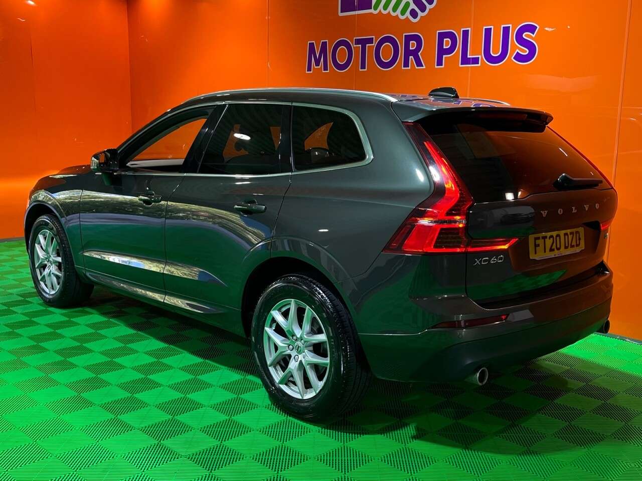 A 2020 VOLVO XC60 2.0 D4 Momentum Pro SUV 5dr Diesel Auto Euro 6 (s/s) (190 ps) Visit Over 40 A 2020 VOLVO XC60 2.0 D4 Momentum Pro SUV 5dr Diesel Auto Euro 6 (s/s) (190 ps) Visit Over 40