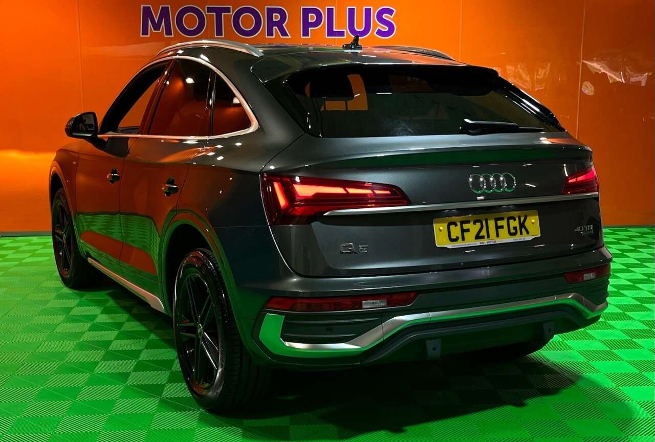 A 2021 AUDI Q5 2.0 TDI 40 S line Sportback 5dr Diesel S Tronic quattro Euro 6 (s/s) (204 p A 2021 AUDI Q5 2.0 TDI 40 S line Sportback 5dr Diesel S Tronic quattro Euro 6 (s/s) (204 p