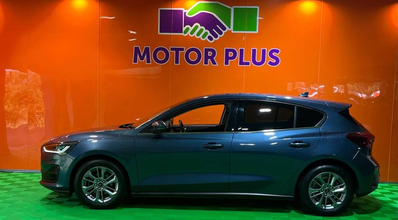 A 2022 FORD FOCUS 1.0T EcoBoost Titanium Hatchback 5dr Petrol Manual Euro 6 (s/s) (125 ps) Vi A 2022 FORD FOCUS 1.0T EcoBoost Titanium Hatchback 5dr Petrol Manual Euro 6 (s/s) (125 ps) Vi