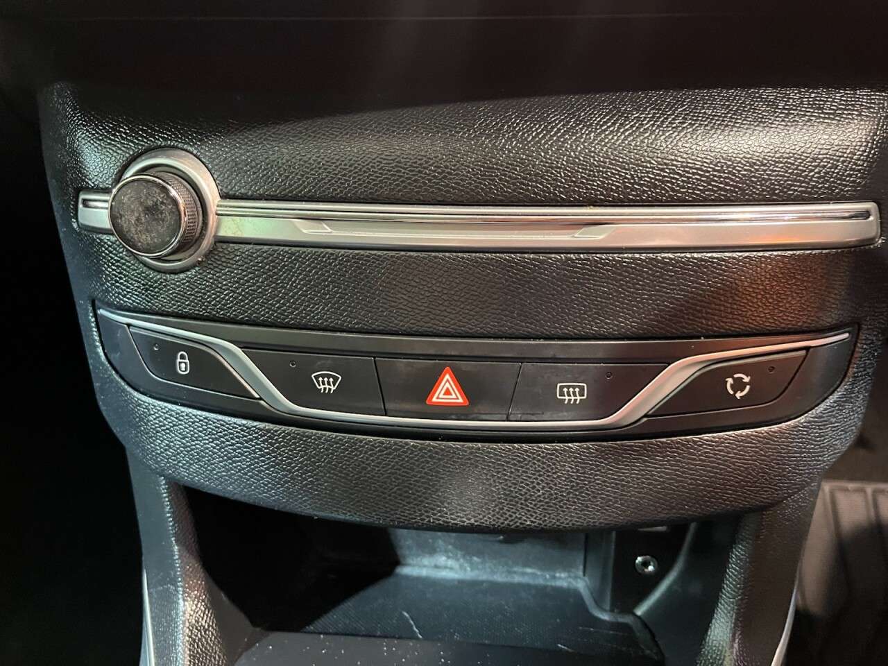 2015 PEUGEOT 308 2015 PEUGEOT 308