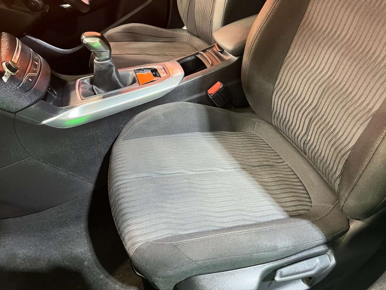 2015 PEUGEOT 308 2015 PEUGEOT 308