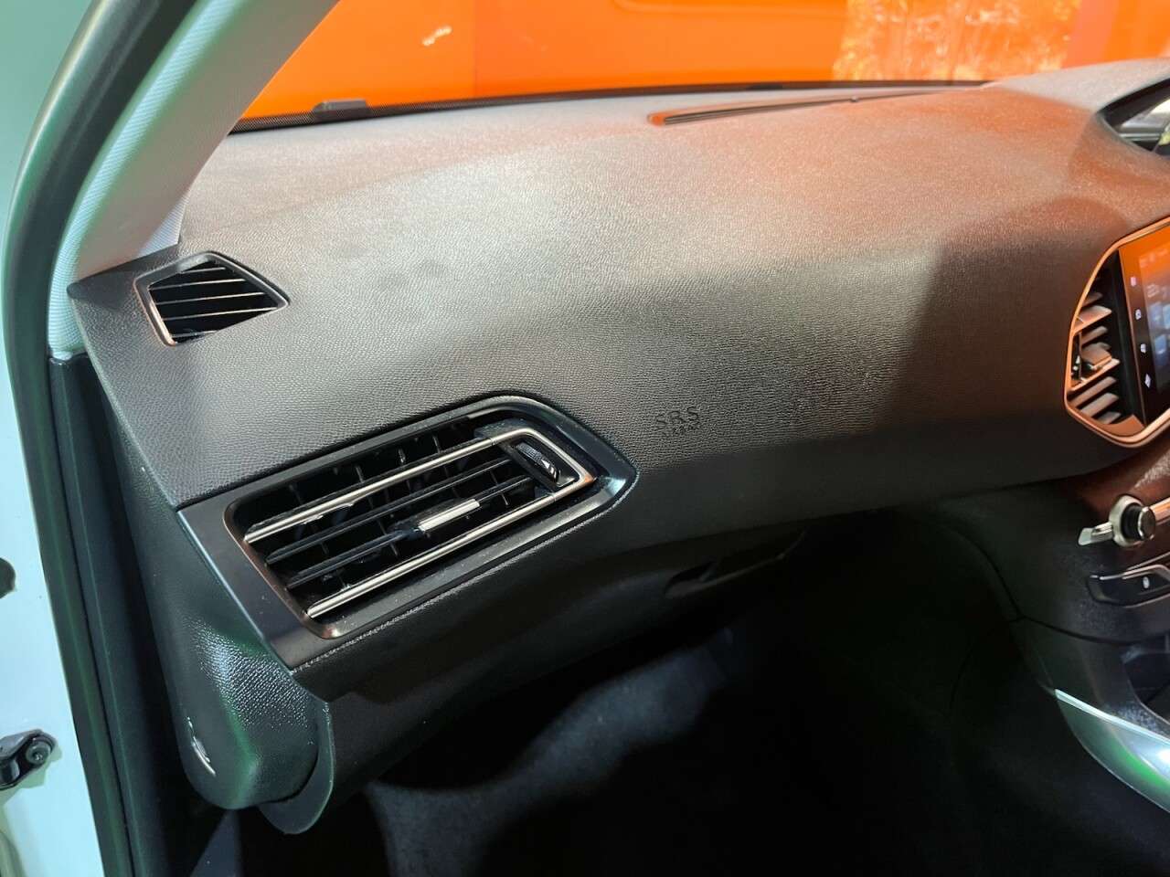 2015 PEUGEOT 308 2015 PEUGEOT 308