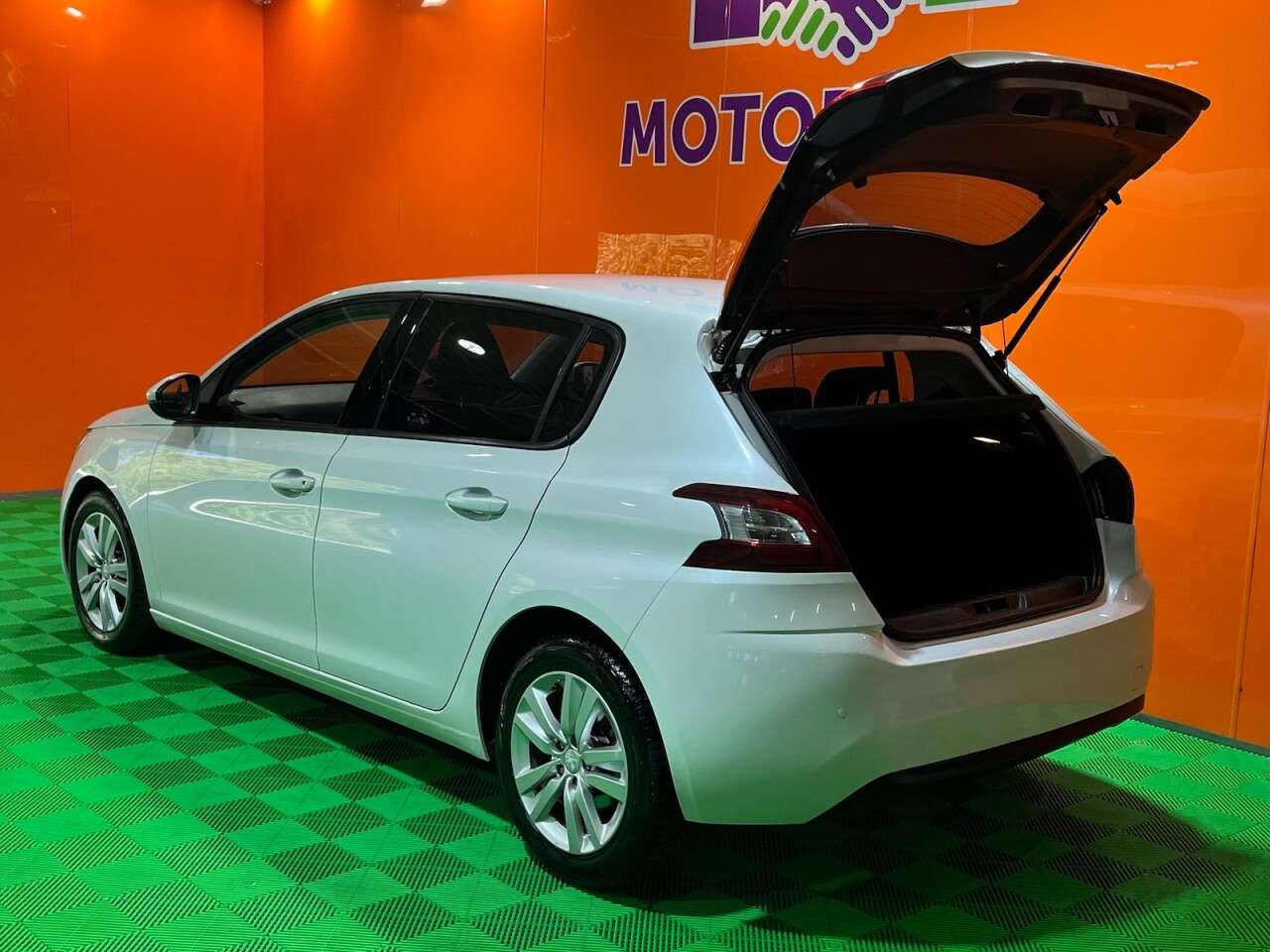 2015 PEUGEOT 308 2015 PEUGEOT 308