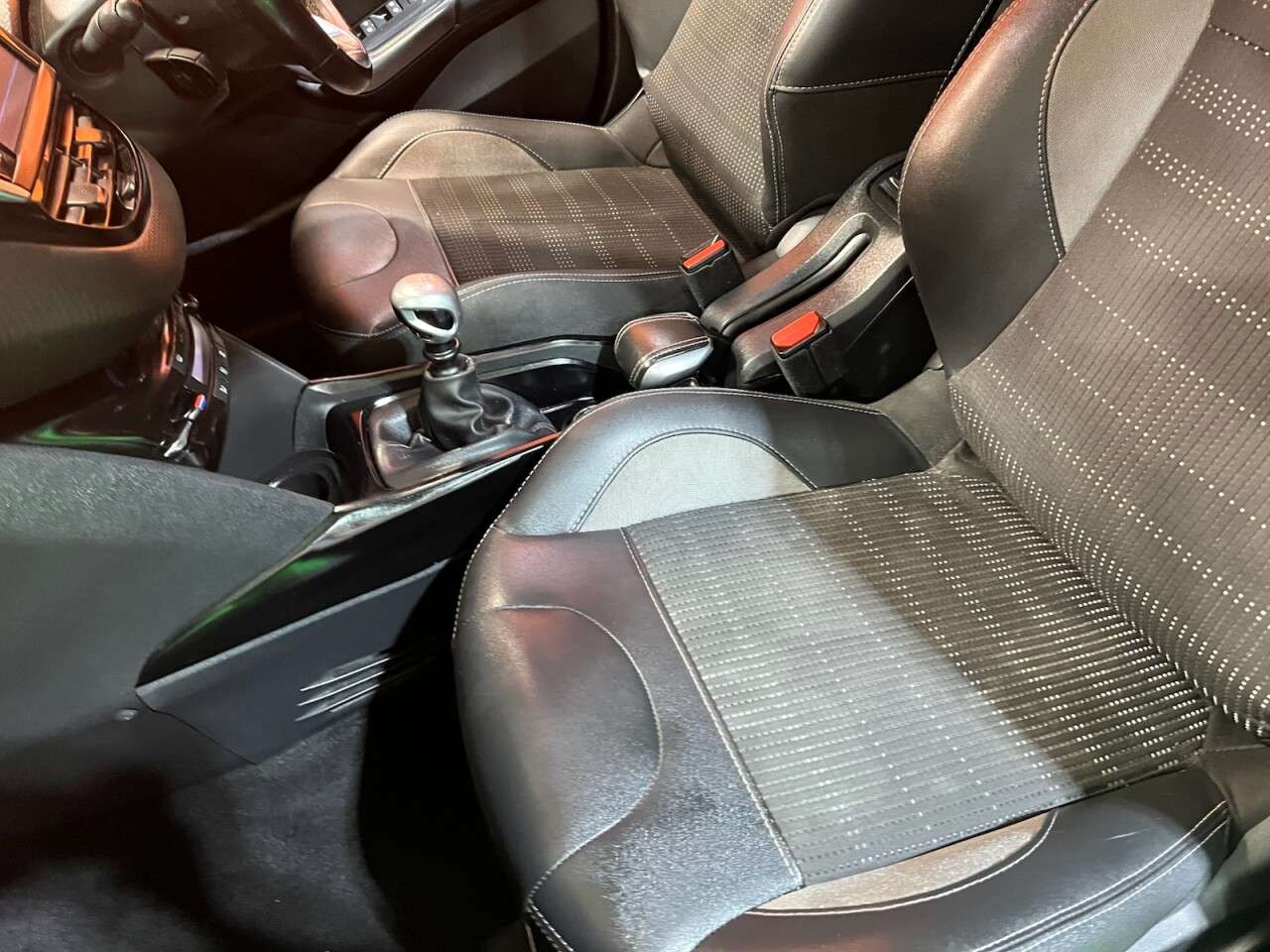 2019 PEUGEOT 2008 2019 PEUGEOT 2008