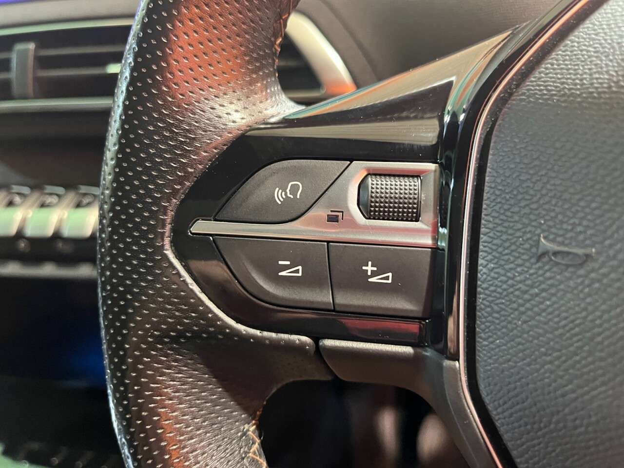2020 PEUGEOT 3008 2020 PEUGEOT 3008