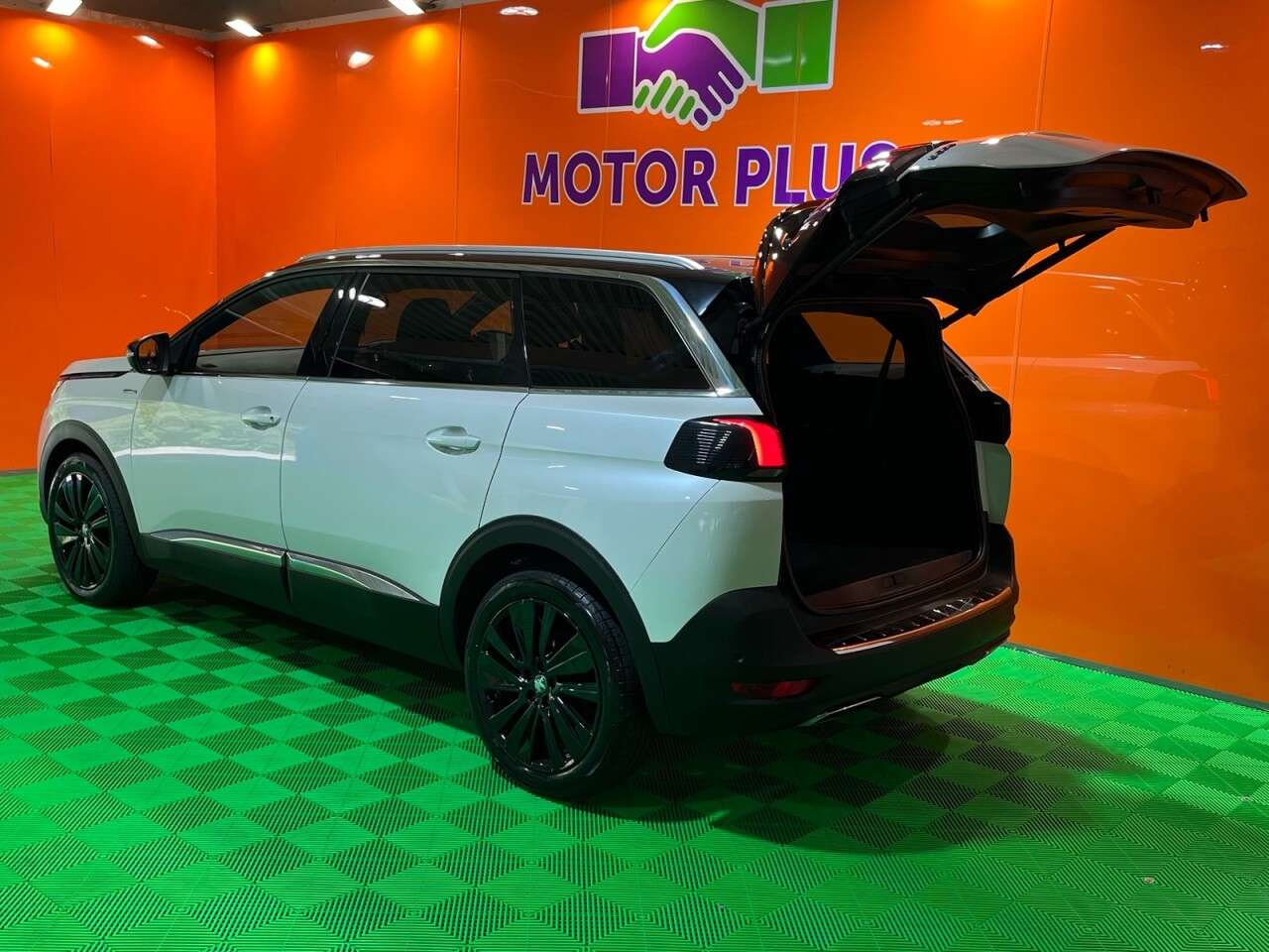 2018 PEUGEOT 5008 2018 PEUGEOT 5008