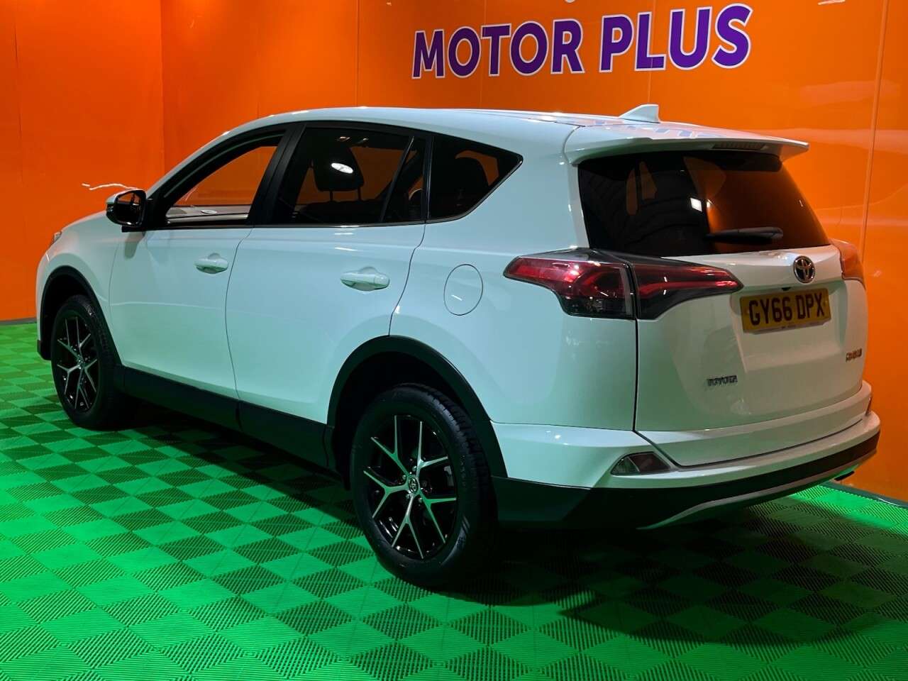 A 2016 TOYOTA RAV4 2.0 D-4D Icon SUV 5dr Diesel Manual Euro 6 (s/s) (143 ps) Visit Over 400 Ca A 2016 TOYOTA RAV4 2.0 D-4D Icon SUV 5dr Diesel Manual Euro 6 (s/s) (143 ps) Visit Over 400 Ca