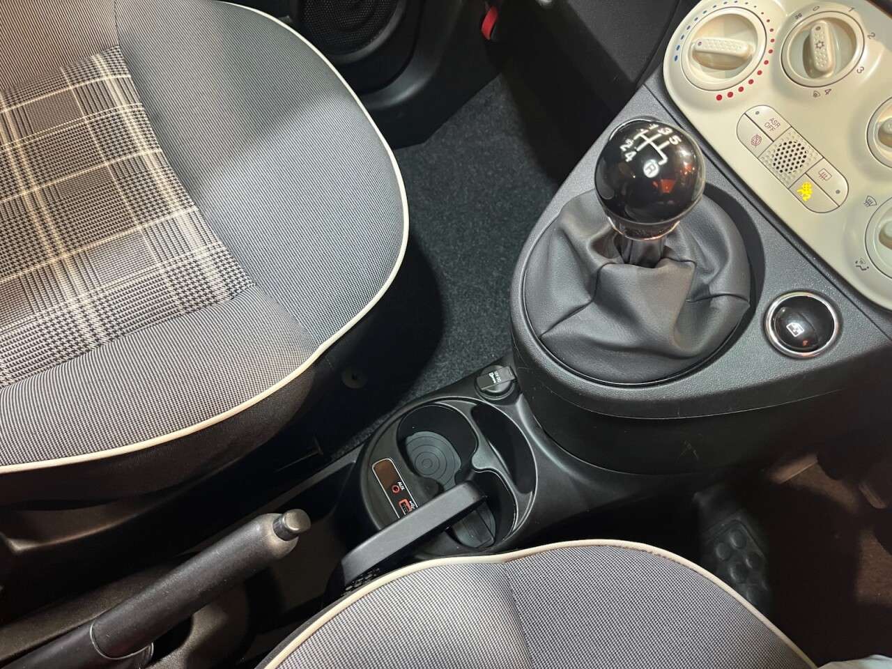 2018 FIAT 500 2018 FIAT 500