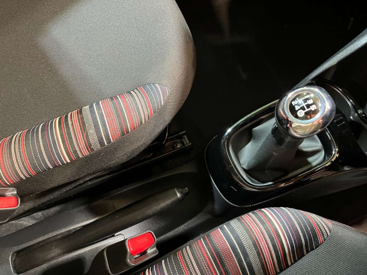 A 2020 CITROEN C1 1.0 VTi Flair Hatchback 5dr Petrol Manual Euro 6 (s/s) (72 ps) Visit Over 4 A 2020 CITROEN C1 1.0 VTi Flair Hatchback 5dr Petrol Manual Euro 6 (s/s) (72 ps) Visit Over 4