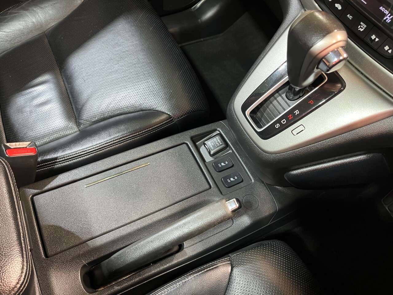 A 2013 HONDA CR-V 2.2 i-DTEC EX SUV 5dr Diesel Auto 4WD Euro 5 (150 ps) Visit Over 400 Cars I A 2013 HONDA CR-V 2.2 i-DTEC EX SUV 5dr Diesel Auto 4WD Euro 5 (150 ps) Visit Over 400 Cars I