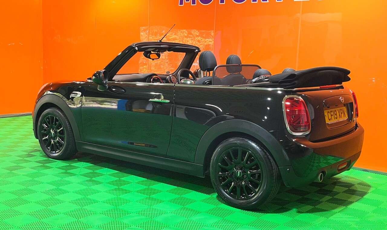 A 2019 MINI CONVERTIBLE 1.5 Cooper Classic Convertible 2dr Petrol Manual Euro 6 (s/s) (136 ps) Visi A 2019 MINI CONVERTIBLE 1.5 Cooper Classic Convertible 2dr Petrol Manual Euro 6 (s/s) (136 ps) Visi