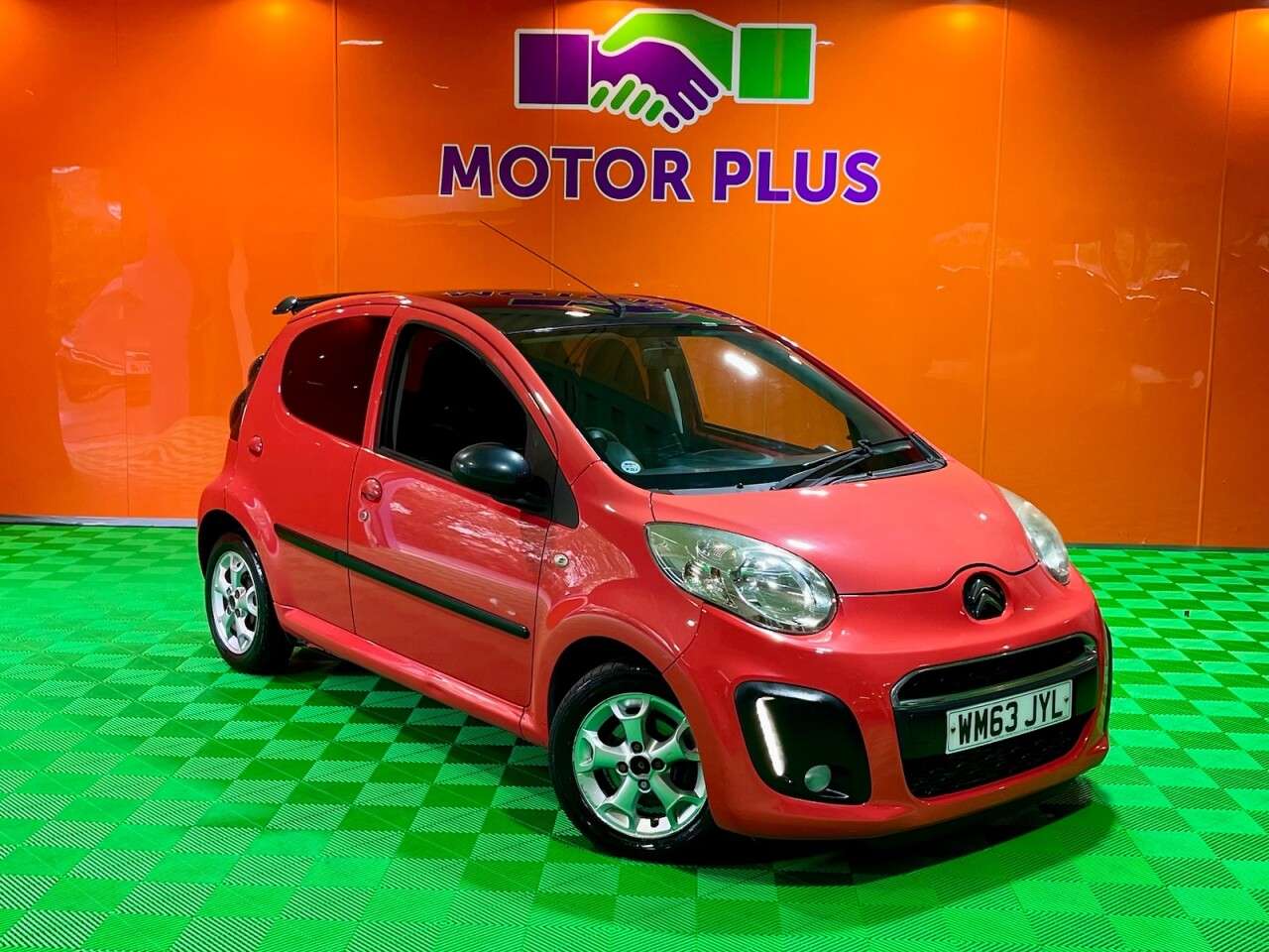 A 2014 CITROEN C1 1.0i Platinum Hatchback 5dr Petrol Manual Euro 5 (68 ps) Visit Over 400 Car A 2014 CITROEN C1 1.0i Platinum Hatchback 5dr Petrol Manual Euro 5 (68 ps) Visit Over 400 Car