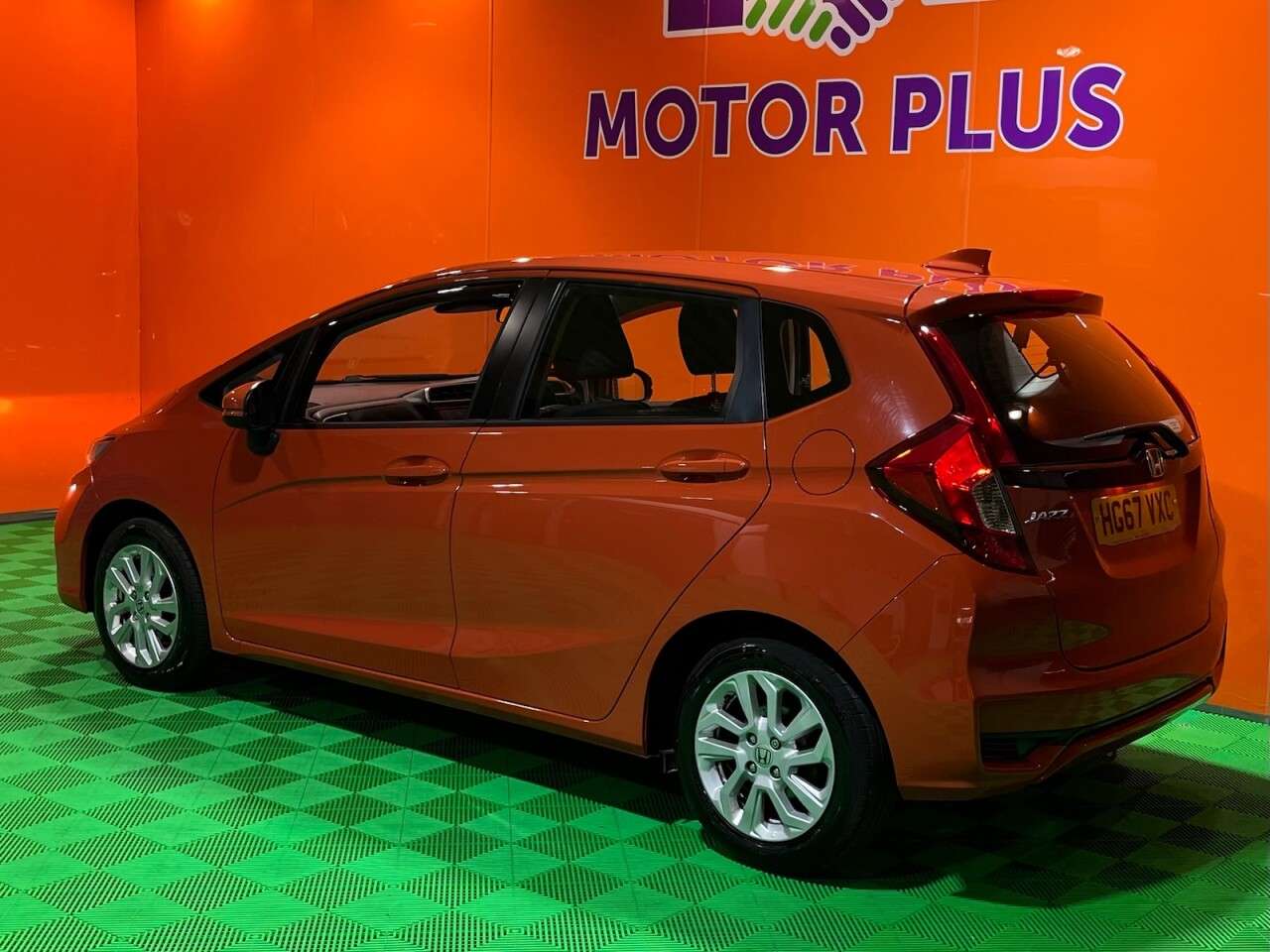 A 2018 HONDA JAZZ 1.3 i-VTEC SE Navi Hatchback 5dr Petrol Manual Euro 6 (s/s) (102 ps) Visit A 2018 HONDA JAZZ 1.3 i-VTEC SE Navi Hatchback 5dr Petrol Manual Euro 6 (s/s) (102 ps) Visit
