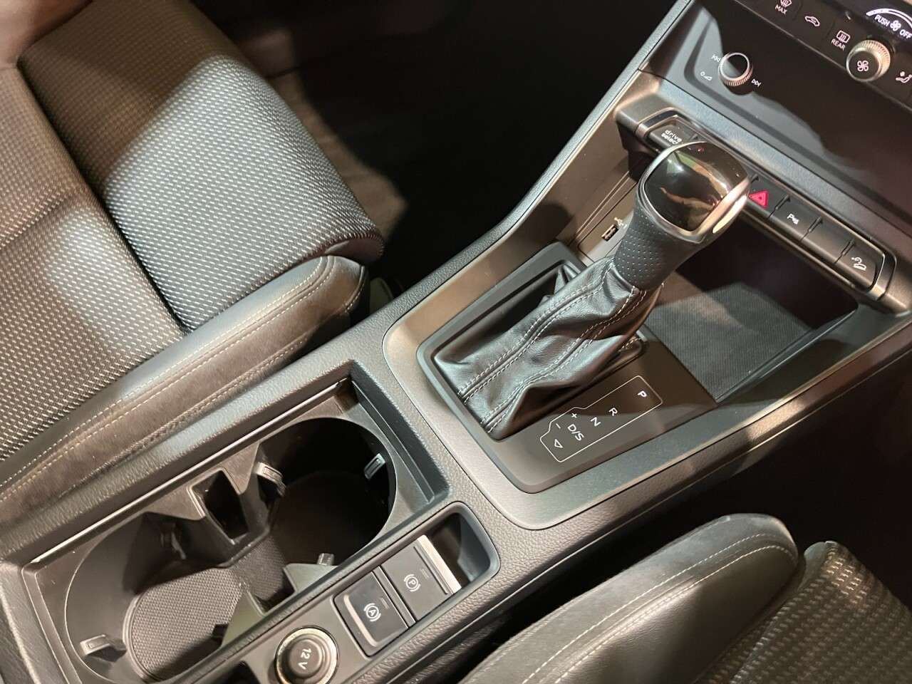 2020 AUDI Q3 2020 AUDI Q3