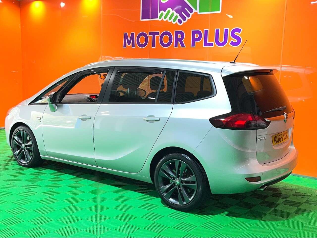 A 2015 VAUXHALL ZAFIRA TOURER 2.0 CDTi SRi MPV 5dr Diesel Auto Euro 6 (170 ps) Visit Over 400 Cars In Sto A 2015 VAUXHALL ZAFIRA TOURER 2.0 CDTi SRi MPV 5dr Diesel Auto Euro 6 (170 ps) Visit Over 400 Cars In Sto