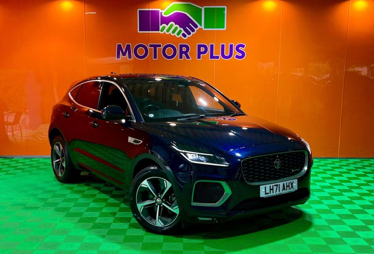 A 2021 JAGUAR E-PACE 2.0 D204 MHEV R-Dynamic SE SUV 5dr Diesel Auto AWD Euro 6 (s/s) (204 ps) Vi A 2021 JAGUAR E-PACE 2.0 D204 MHEV R-Dynamic SE SUV 5dr Diesel Auto AWD Euro 6 (s/s) (204 ps) Vi