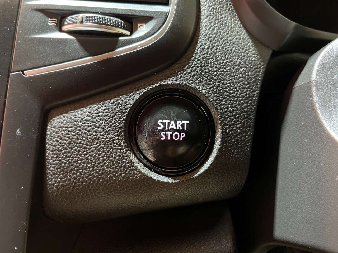 2017 RENAULT MEGANE 2017 RENAULT MEGANE