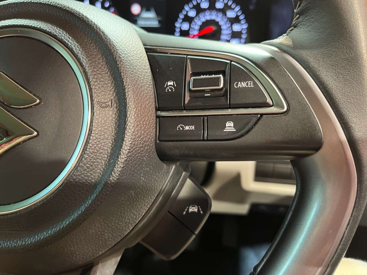 2024 SUZUKI SWIFT 2024 SUZUKI SWIFT