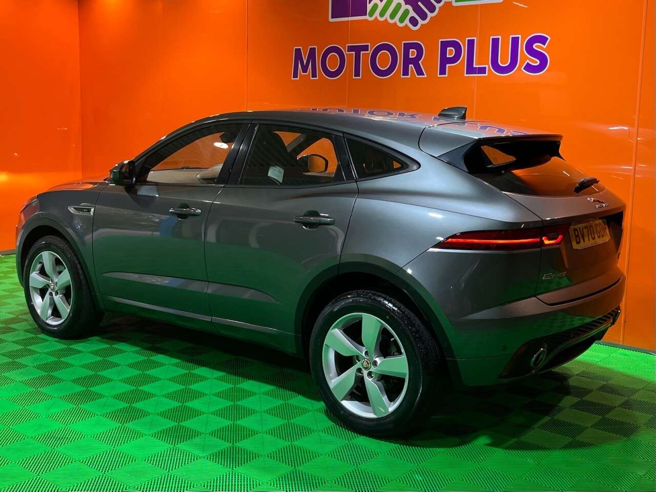A 2020 JAGUAR E-PACE 2.0 D180 R-Dynamic SE SUV 5dr Diesel Auto AWD Euro 6 (s/s) (180 ps) Visit O A 2020 JAGUAR E-PACE 2.0 D180 R-Dynamic SE SUV 5dr Diesel Auto AWD Euro 6 (s/s) (180 ps) Visit O