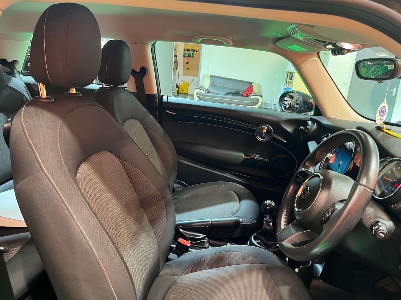A 2022 MINI HATCH 1.5 Cooper Classic Hatchback 3dr Petrol Manual Euro 6 (s/s) (136 ps) Visit A 2022 MINI HATCH 1.5 Cooper Classic Hatchback 3dr Petrol Manual Euro 6 (s/s) (136 ps) Visit