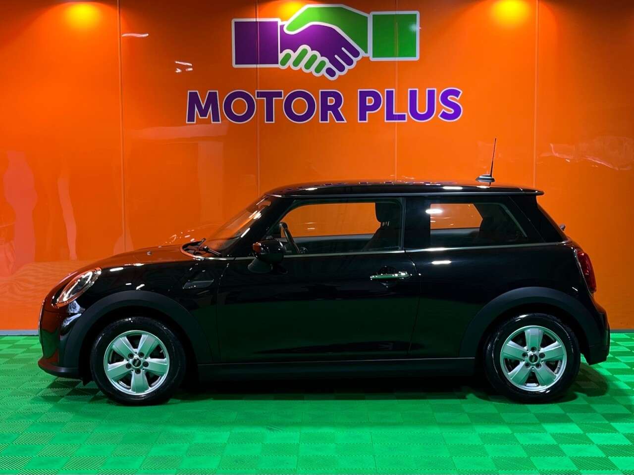 A 2022 MINI HATCH 1.5 Cooper Classic Hatchback 3dr Petrol Manual Euro 6 (s/s) (136 ps) Visit A 2022 MINI HATCH 1.5 Cooper Classic Hatchback 3dr Petrol Manual Euro 6 (s/s) (136 ps) Visit