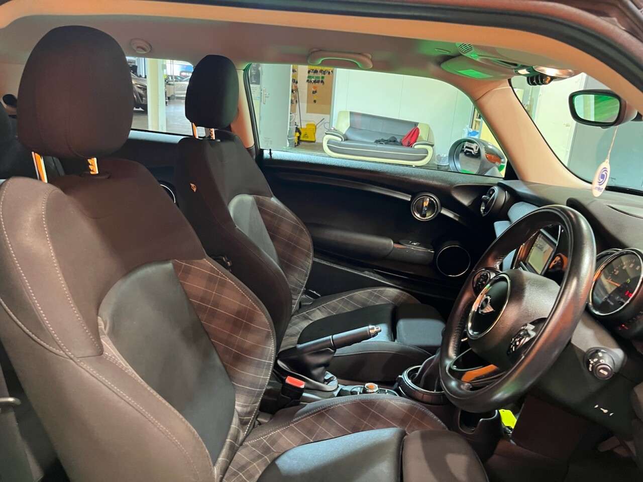 A 2015 MINI HATCH 1.5 Cooper Hatchback 3dr Petrol Auto Euro 6 (s/s) (136 ps) Visit Over 400 C A 2015 MINI HATCH 1.5 Cooper Hatchback 3dr Petrol Auto Euro 6 (s/s) (136 ps) Visit Over 400 C