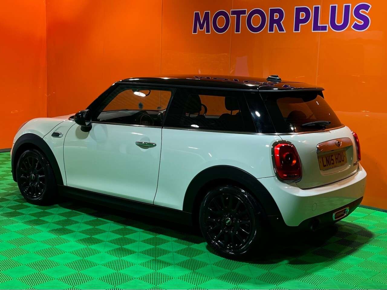 A 2015 MINI HATCH 1.5 Cooper Hatchback 3dr Petrol Auto Euro 6 (s/s) (136 ps) Visit Over 400 C A 2015 MINI HATCH 1.5 Cooper Hatchback 3dr Petrol Auto Euro 6 (s/s) (136 ps) Visit Over 400 C