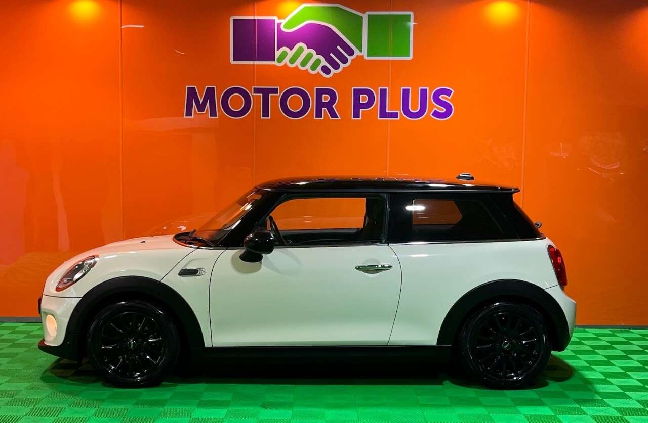 A 2015 MINI HATCH 1.5 Cooper Hatchback 3dr Petrol Auto Euro 6 (s/s) (136 ps) Visit Over 400 C A 2015 MINI HATCH 1.5 Cooper Hatchback 3dr Petrol Auto Euro 6 (s/s) (136 ps) Visit Over 400 C