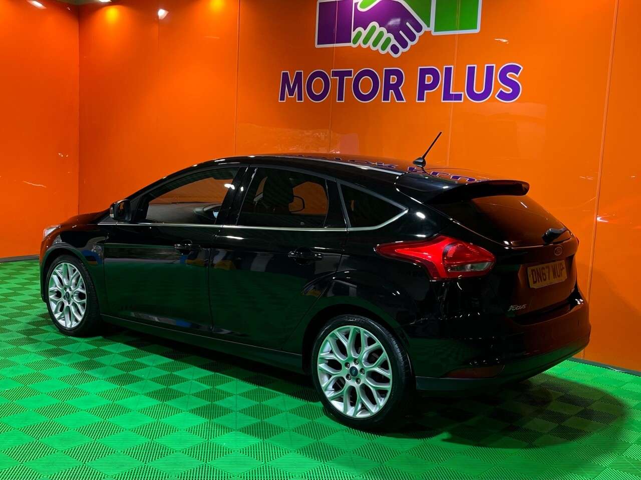 A 2017 FORD FOCUS 1.0T EcoBoost Titanium X Hatchback 5dr Petrol Manual Euro 6 (s/s) (125 ps) A 2017 FORD FOCUS 1.0T EcoBoost Titanium X Hatchback 5dr Petrol Manual Euro 6 (s/s) (125 ps)
