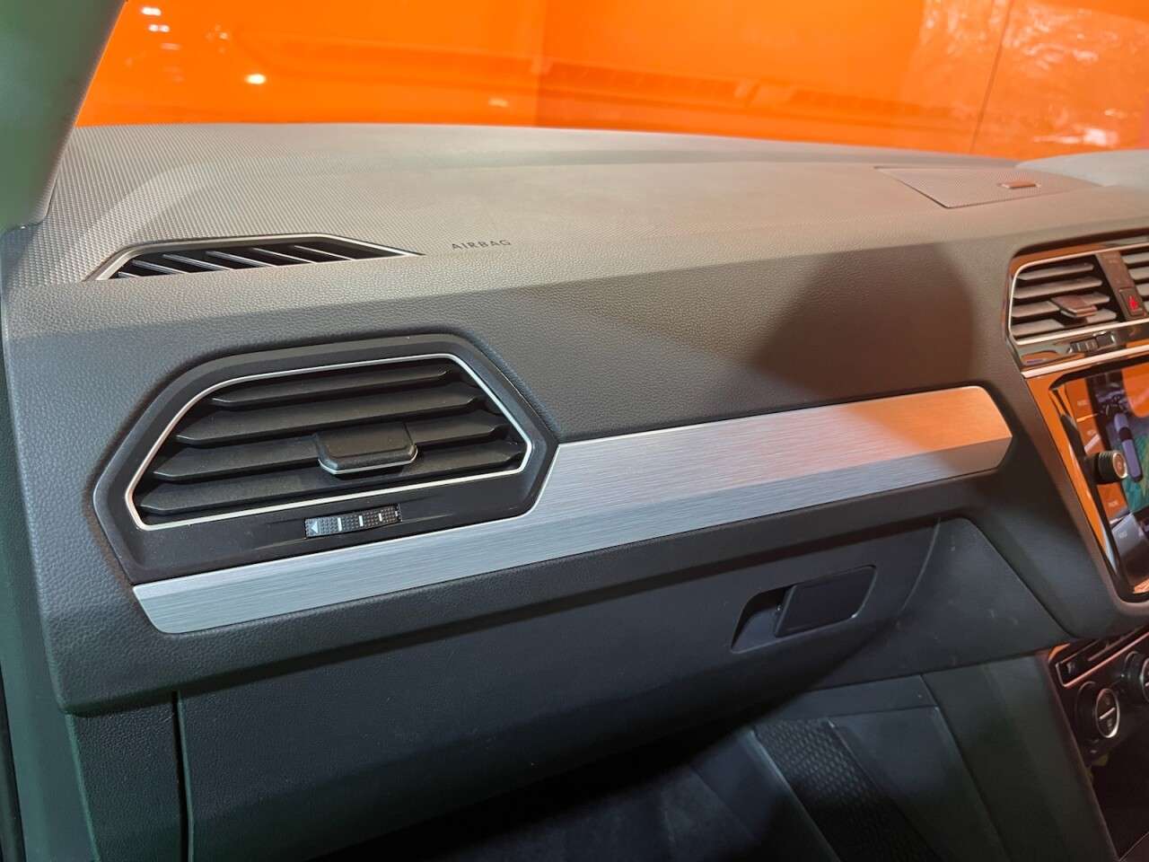 2019 VOLKSWAGEN TIGUAN 2019 VOLKSWAGEN TIGUAN