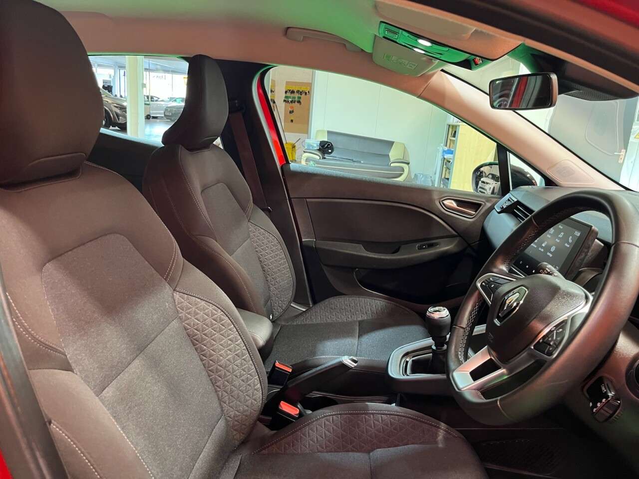 A 2023 RENAULT CLIO 1.0 TCe Evolution Hatchback 5dr Petrol Manual Euro 6 (s/s) (90 ps) Visit Ov A 2023 RENAULT CLIO 1.0 TCe Evolution Hatchback 5dr Petrol Manual Euro 6 (s/s) (90 ps) Visit Ov